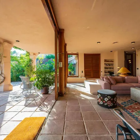 Character Filled With Mature Garden Holiday home