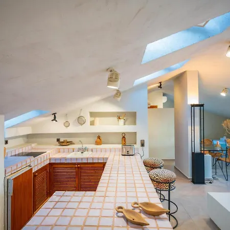 Character Filled With Mature Garden Holiday home *