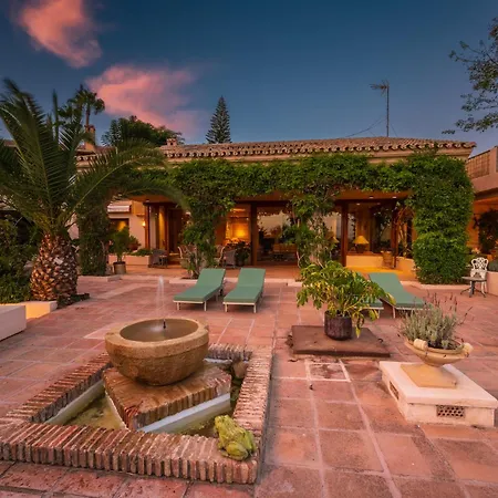 Character Filled With Mature Garden Holiday home