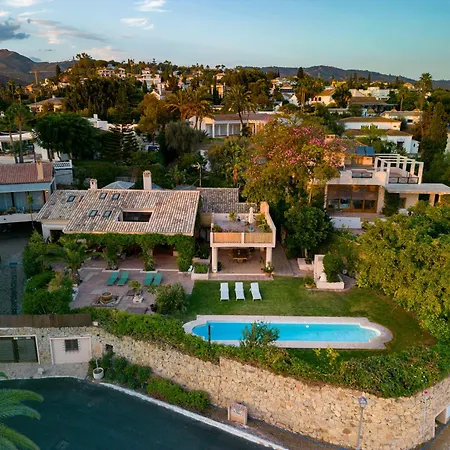 Character Filled With Mature Garden Holiday home